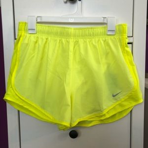 Women’s Nike Tempo Shorts - M - NEW WITH TAGS